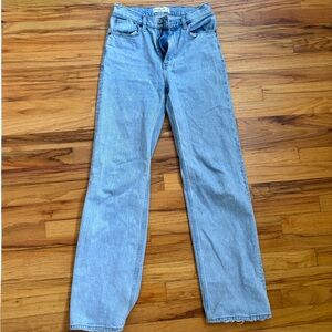 Abercrombie The 90’s Relaxed Jean High Rise